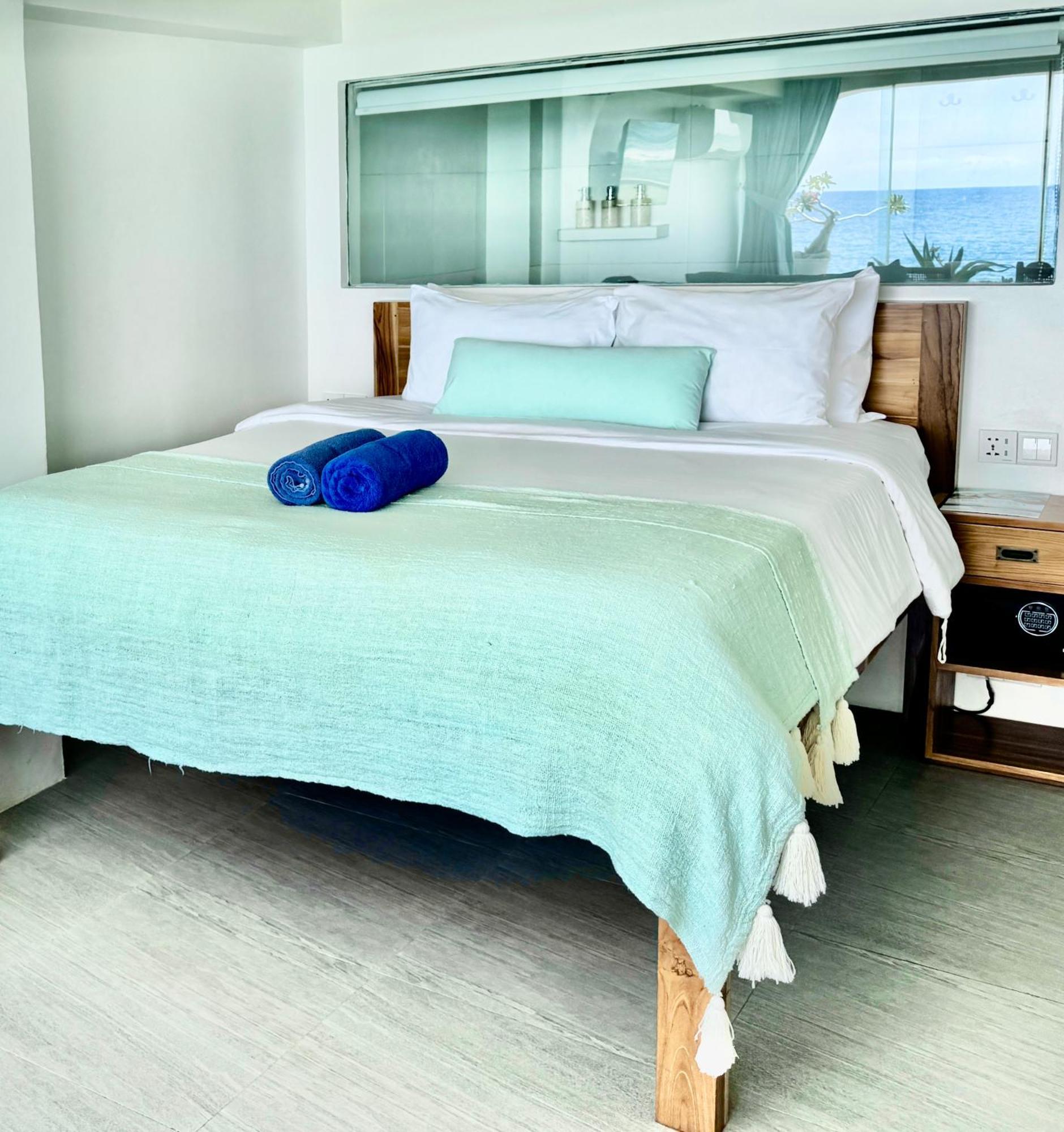 Bale Bingin Beachfront Stay Uluwatu Quarto foto