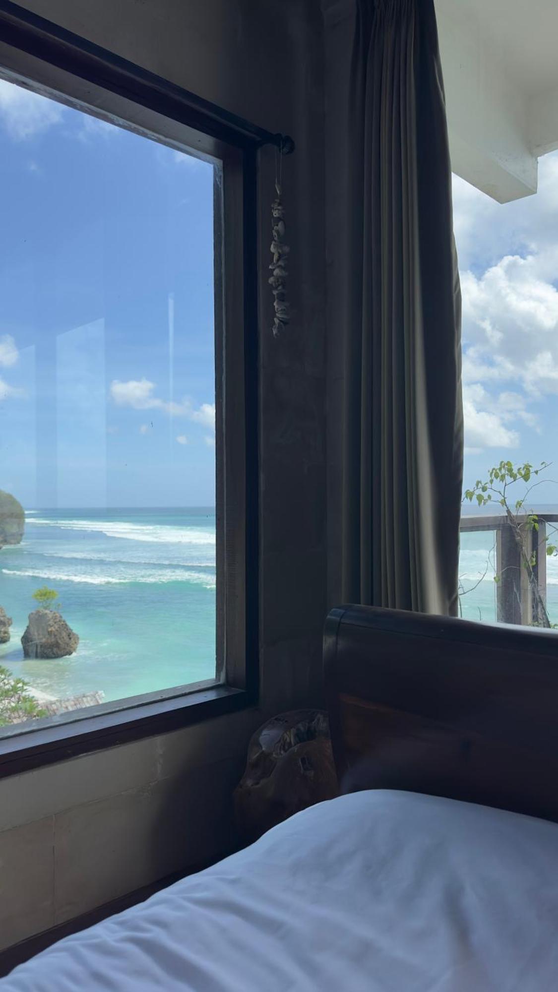 Bale Bingin Beachfront Stay Uluwatu Quarto foto